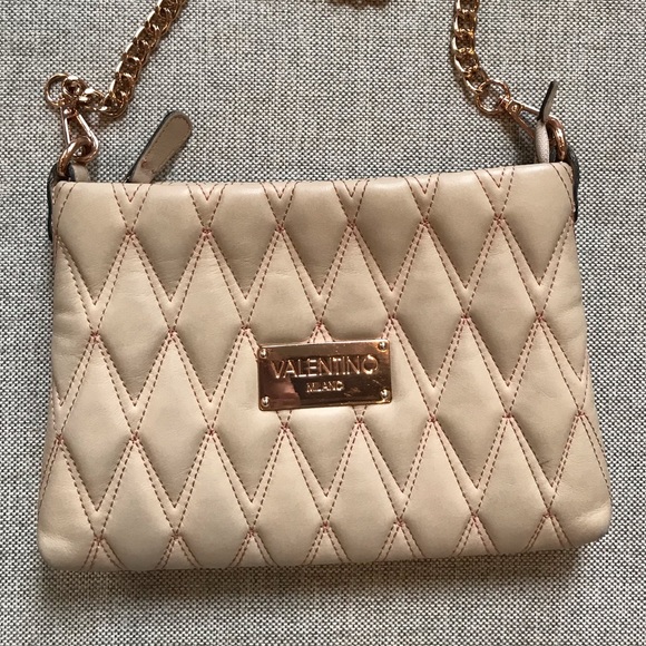 Mario Valentino Handbags - Mario Valentino diamond stitching rose gold bag